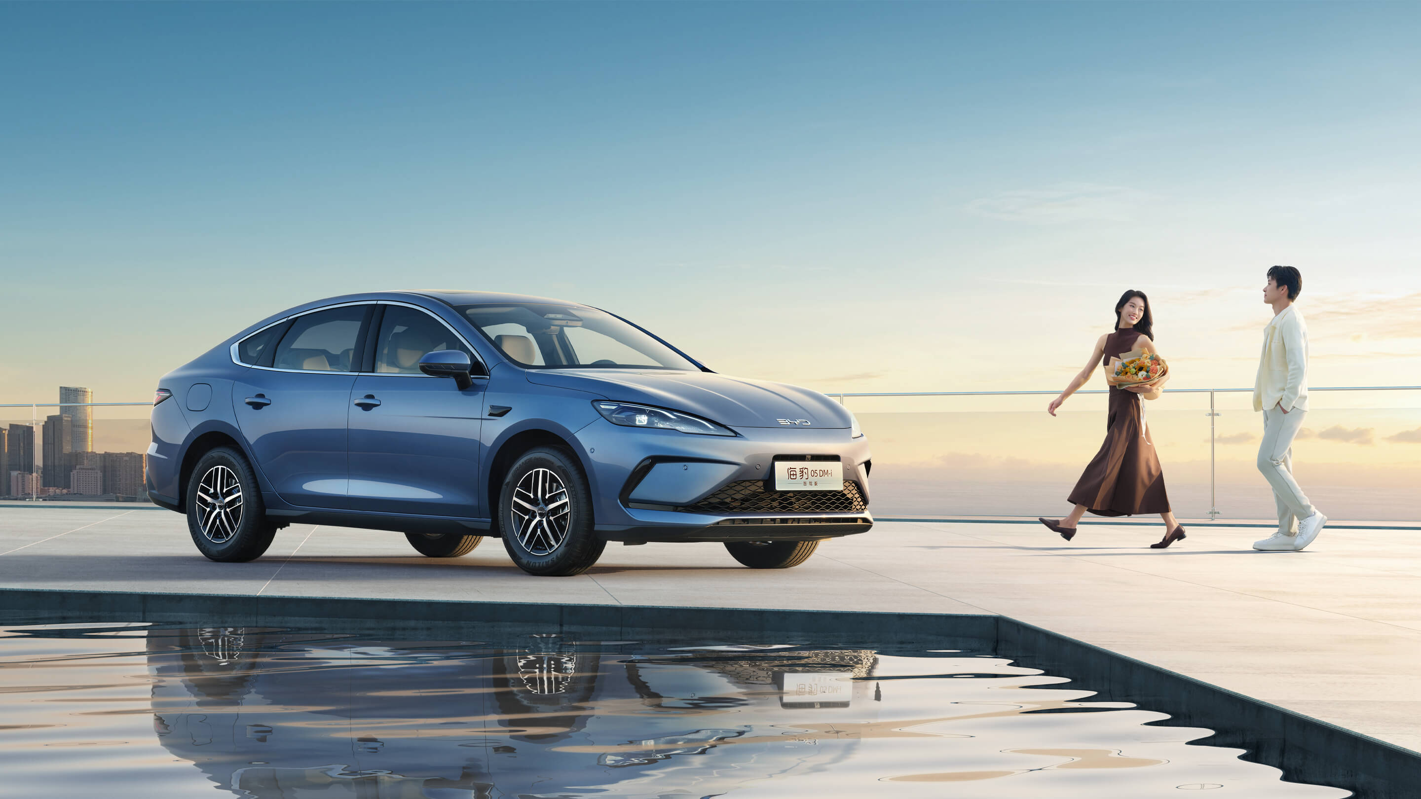 Гібридний автомобіль BYD Seal 05 DM-i